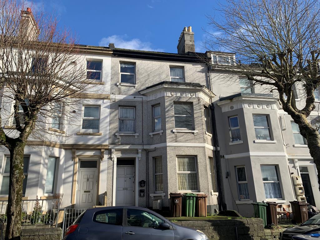 Lot: 44 - LEASEHOLD RESIDENTIAL INVESTMENT -